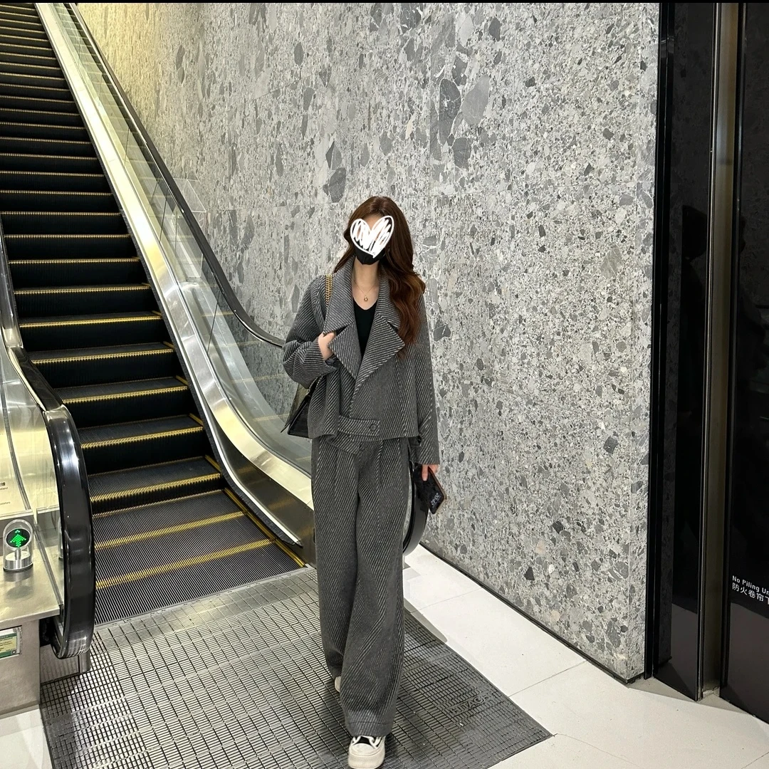 2  早春新款人字纹翻领短款毛呢外套显瘦阔腿裤两件套8080