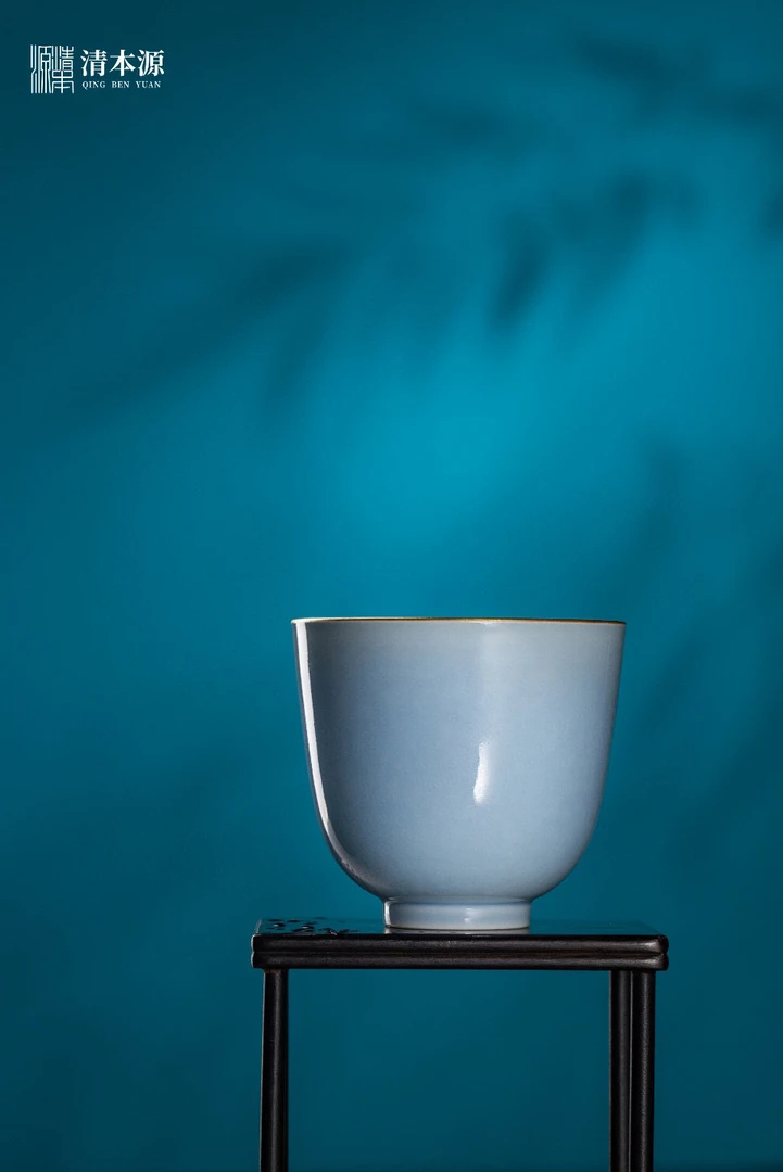 清本源天蓝釉内膜印缠枝直口杯口径6.8高6.2满容125c重42g中式
