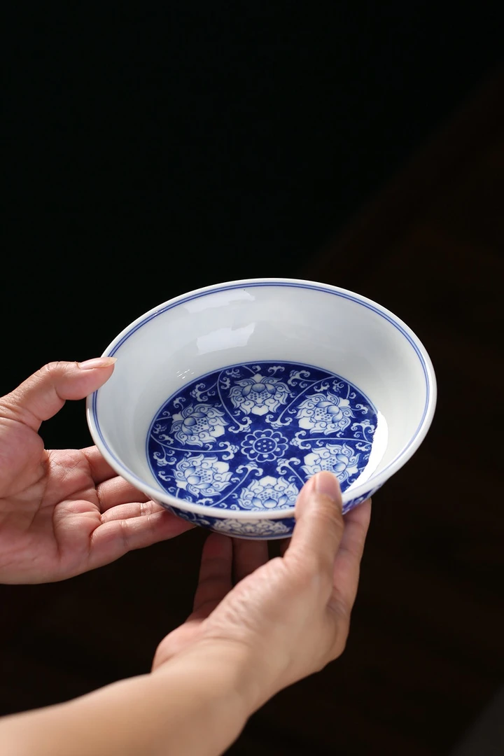 妙色青花蓝底宝相壶承大号直径：18cm 高：5.2cm