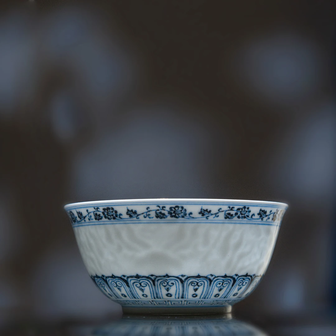 清本源明式青花宝相纹缸杯口径8.3高3.9满容110c重31.5g