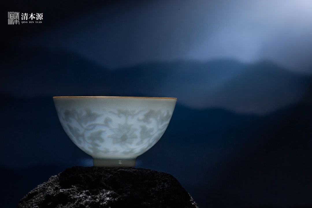 清本源天蓝釉内膜印缠枝莲鸡心杯口径8.2高4.5满容120c手工陶瓷