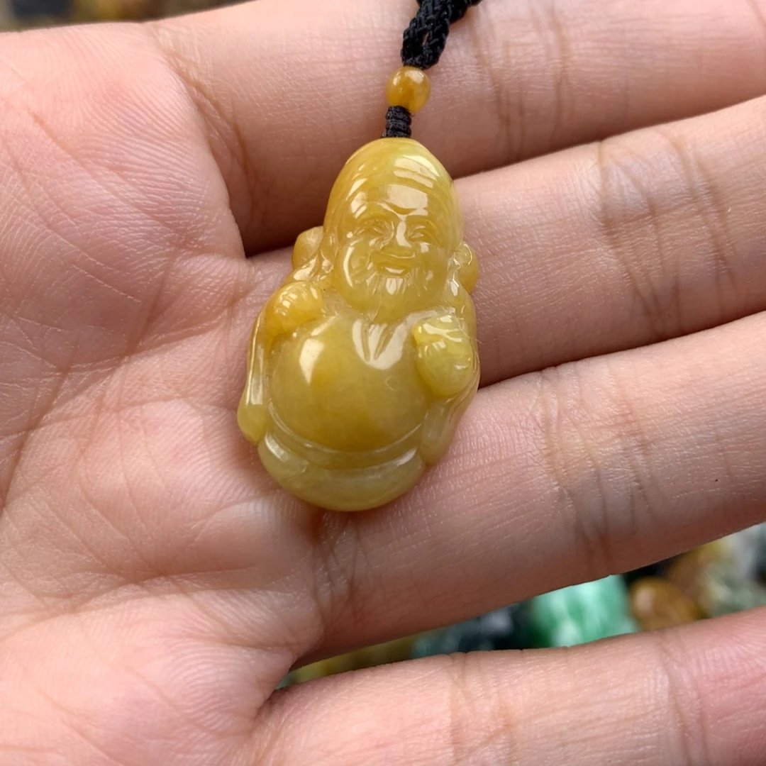 翡翠颈饰未镶嵌财神