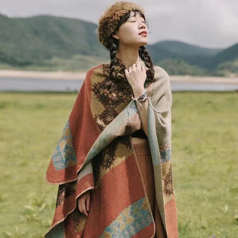 夏季民族风披肩旅游空调房保暖西藏云南披风超大斗篷围巾女复古