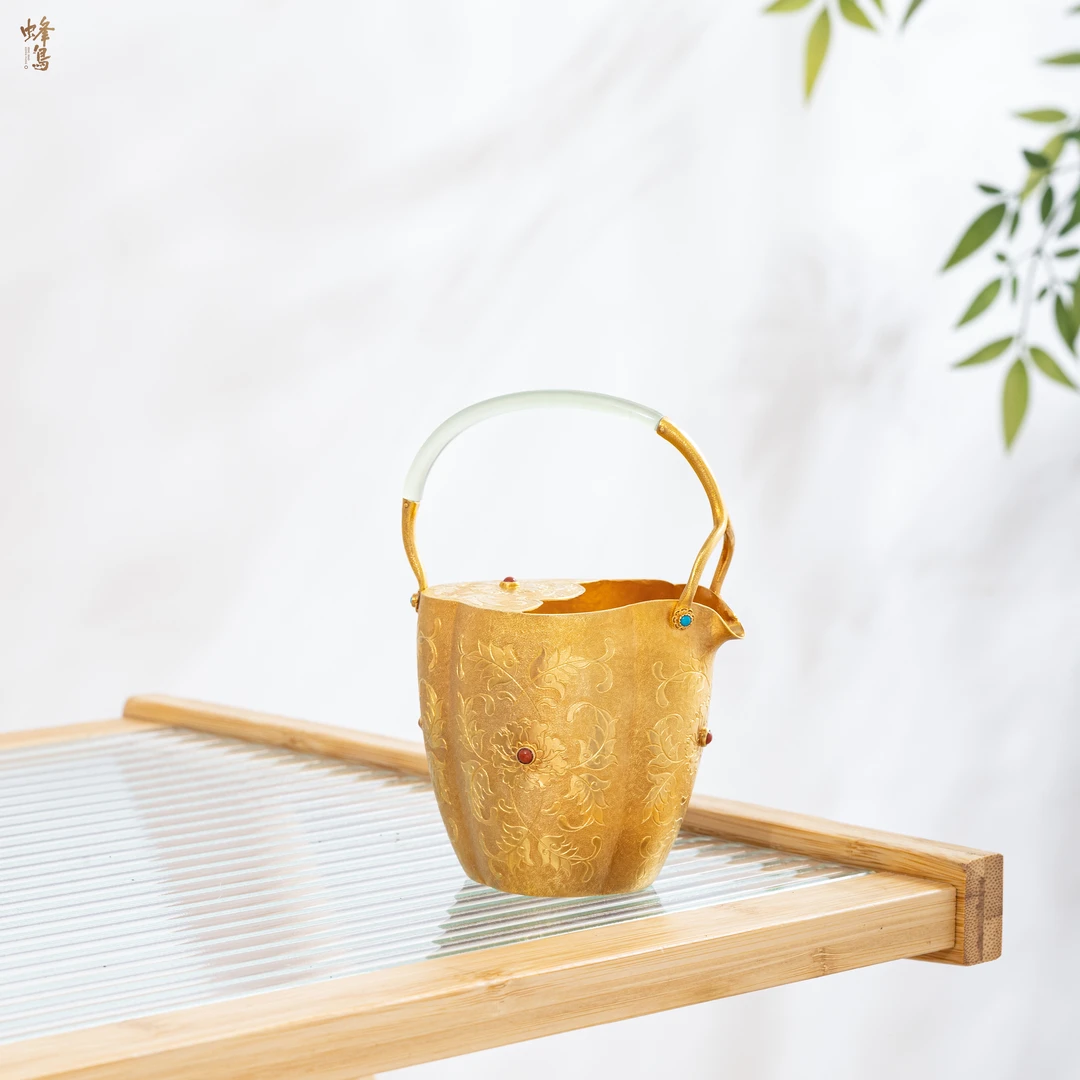 蜂鸟工坊 名匠优选 镀金缠枝莲嵌宝石提梁公杯 MJYXA3069
