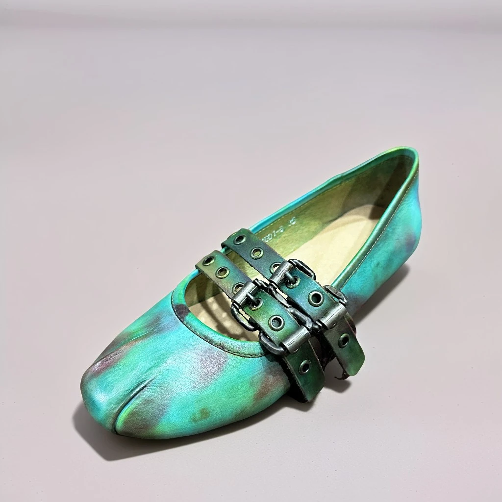 【设计师手工女鞋】轻奢时尚百搭搭配锁扣点缀撞色女鞋低跟真皮单鞋