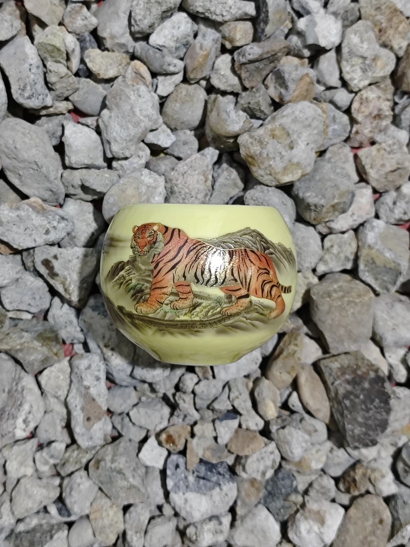 淡黄 虎啸山河 陶瓷杯c（无礼盒）