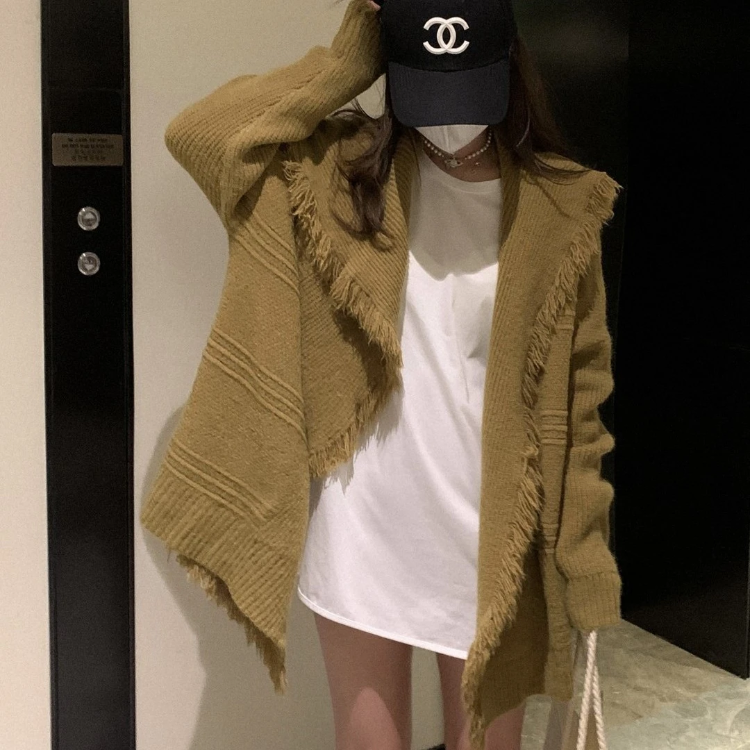 流苏披肩外搭女宽松大码2024春秋洋气减龄针织衫披风毛衣外套上衣