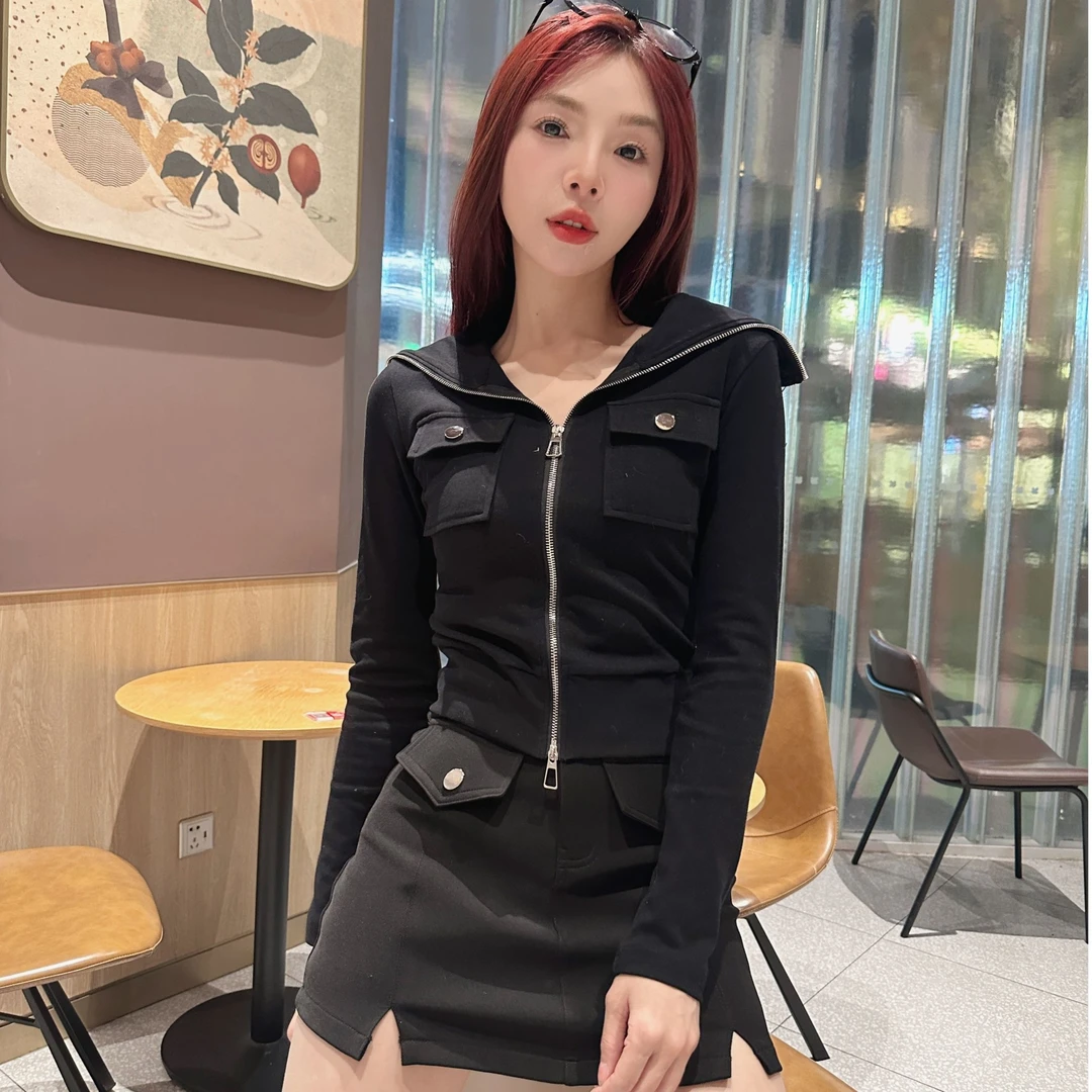 纽扣口袋设计大翻领T恤弹力棉显瘦百搭修身黑色设计感长袖短上衣