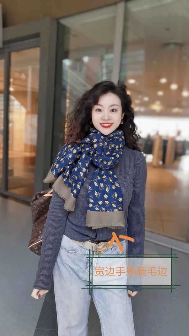藏蓝调小花手撕边适合秋冬（不是丽景缎）（认准手撕边）长巾