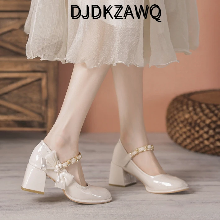 气质复古法式粗跟玛丽珍女鞋皮鞋百搭温柔高跟鞋明星同款网红鞋子