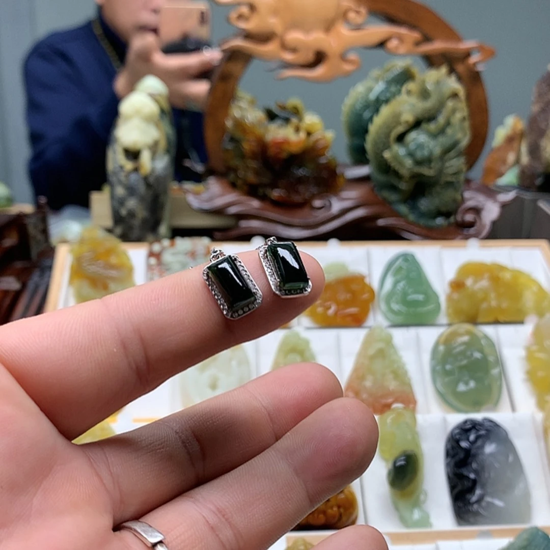 【闪购商品】蛇纹石玉耳环未镶嵌