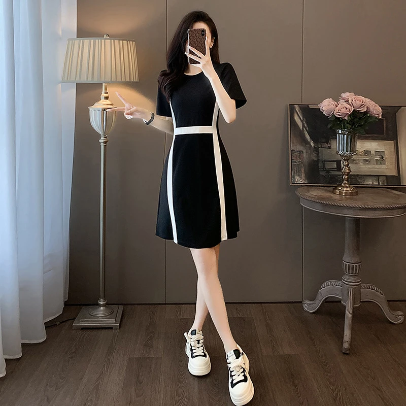 法式轻熟风拼色连衣裙女2024春夏款收腰显瘦简约高级感气质小黑裙