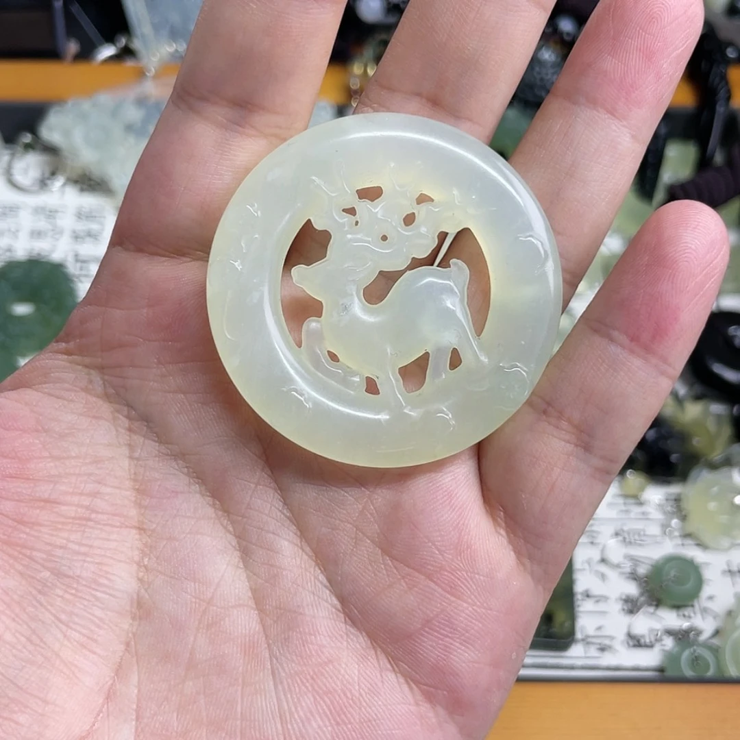 【闪购商品】岫玉颈饰未镶嵌鹿
