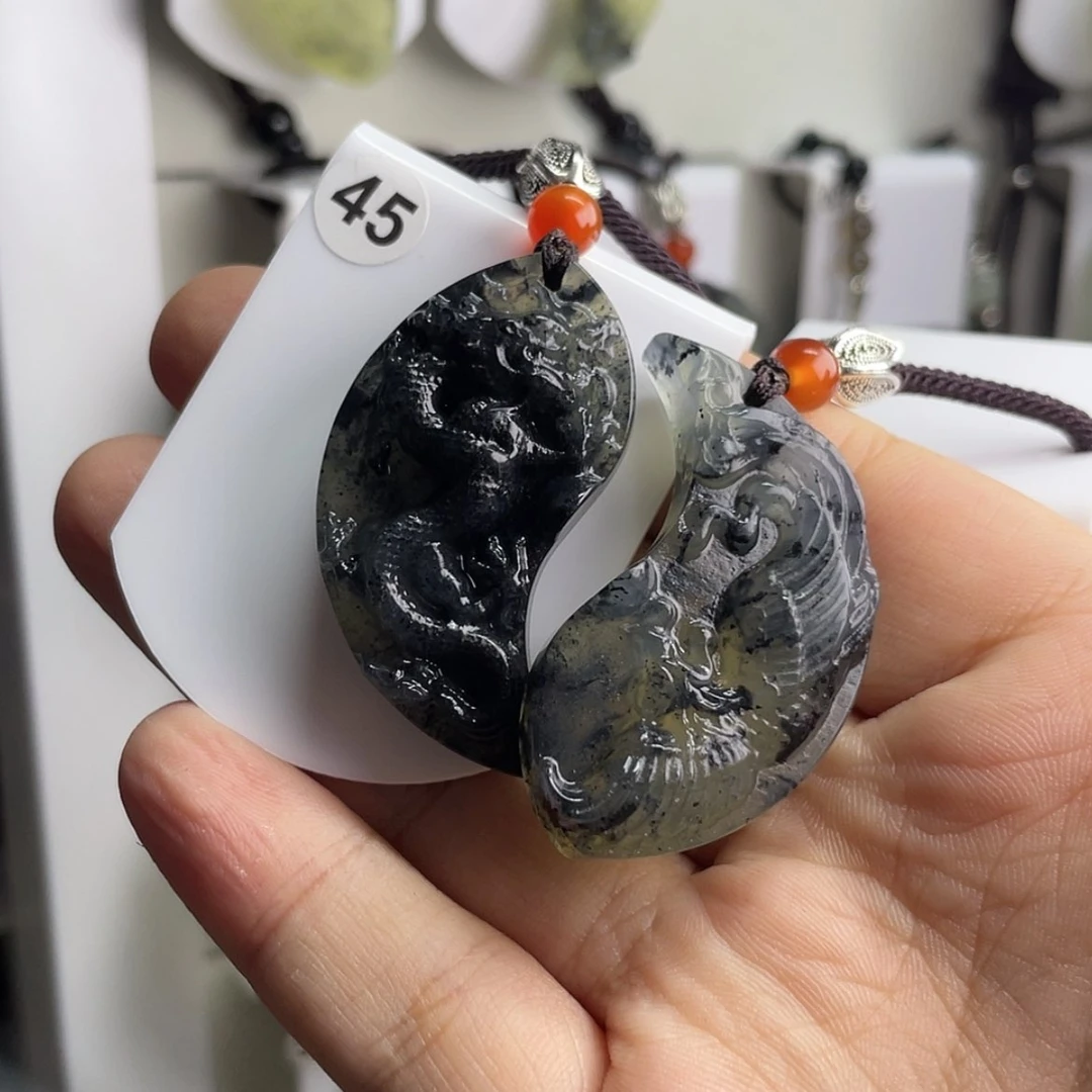 【闪购商品】岫玉颈饰未镶嵌阿****奶龙凤