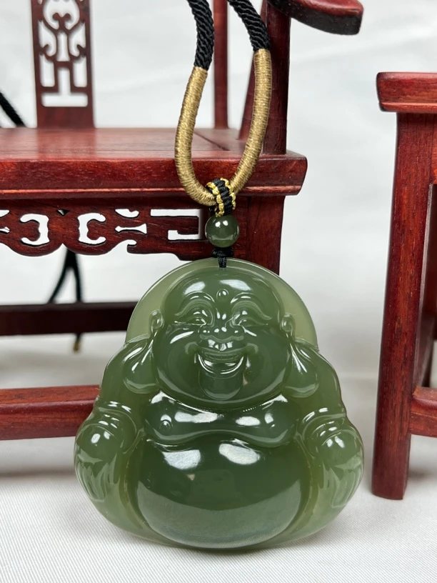 和田玉青海料色标级湖水绿大佛公气质双面雕刻吊坠毛衣链