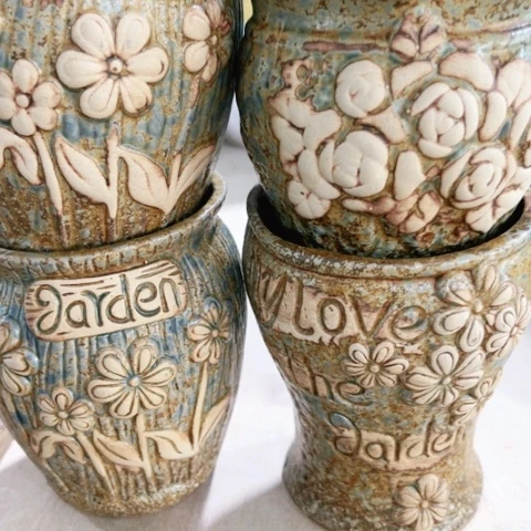 红陶20CM以下口径不清楚问客服谢谢