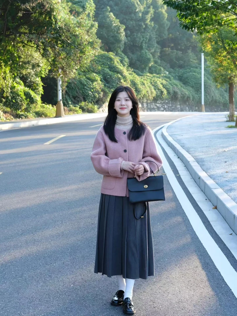 【怦然心动】粉色毛呢外套女短款韩版小个子文艺复古搭配百褶裙套装