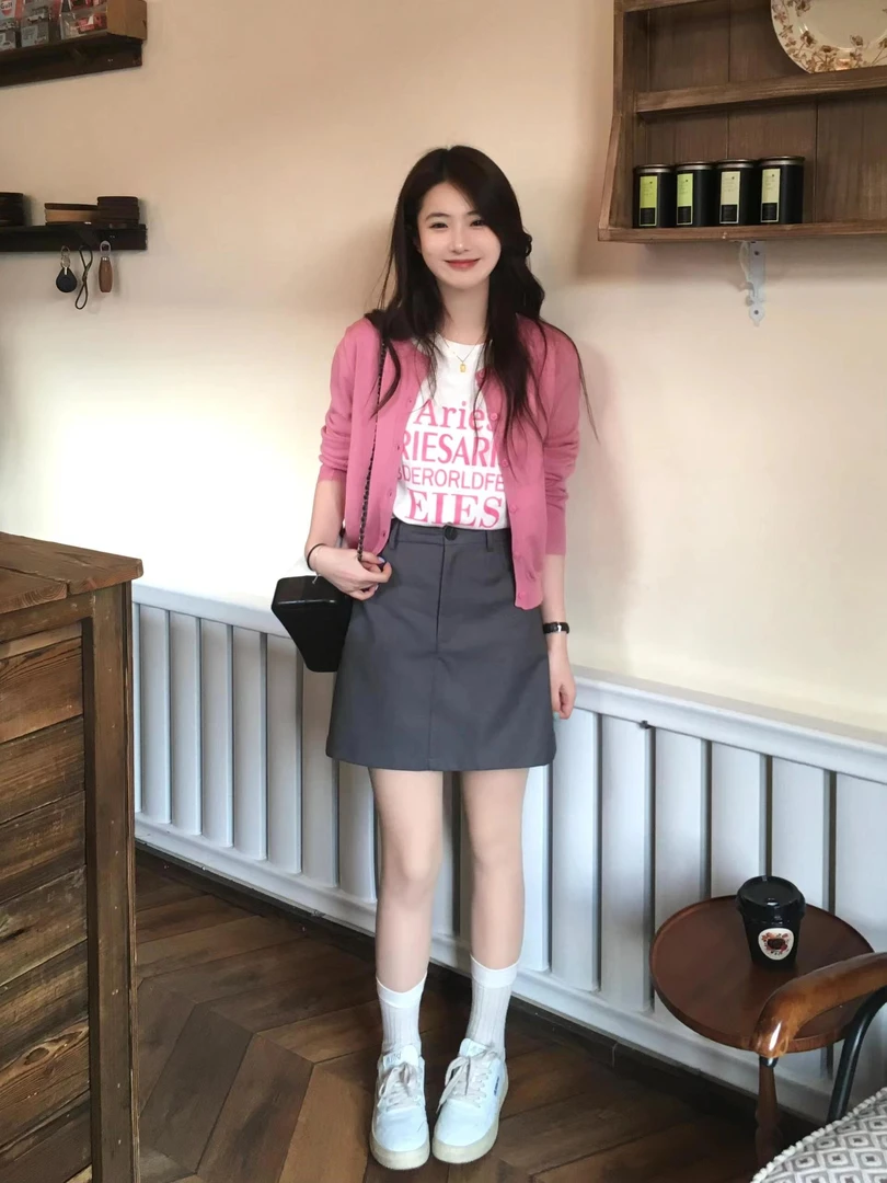 【白桃气泡】早秋粉色软糯长袖针织开衫薄款设计感显瘦西装裙时尚