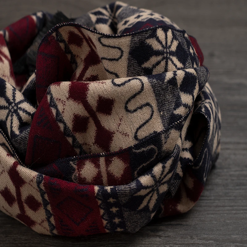 围巾仿羊绒情侣秋冬季复古花纹男女通用柔软百搭亲肤生日送礼围脖