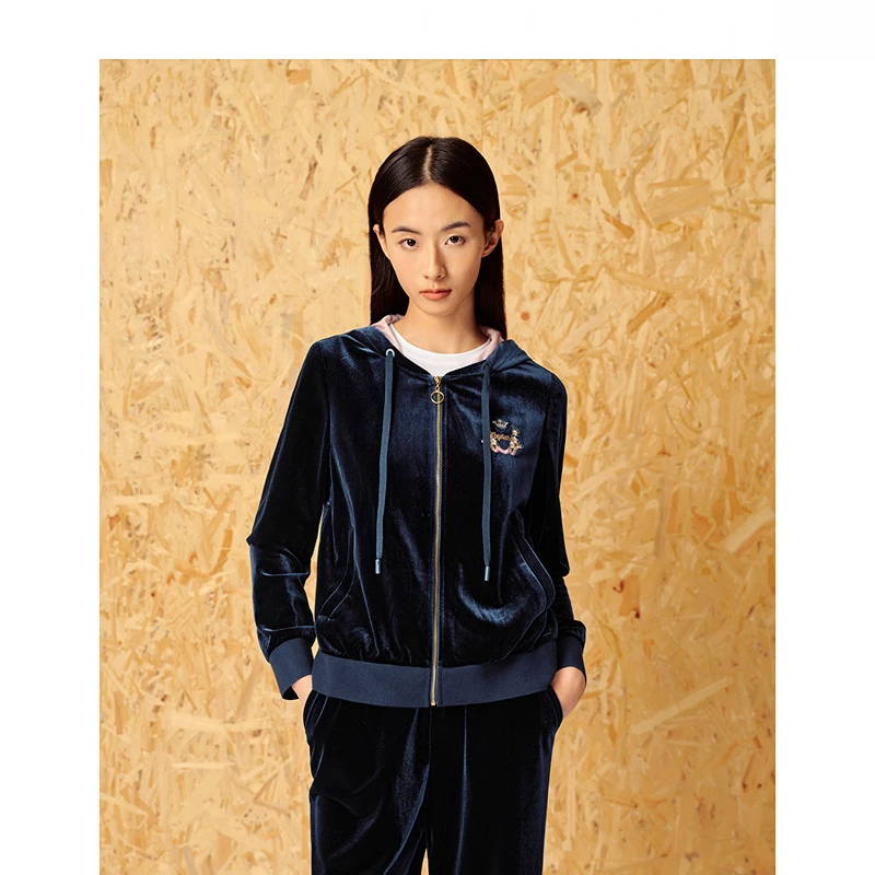 ToyzY24春新款精工刺绣流光丝绒连帽外套7C54110560