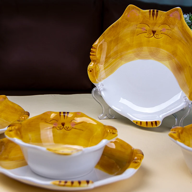 创意手绘猫咪卡通盘家用陶瓷餐盘个性简约水果盘可爱吃饭碗早餐盘
