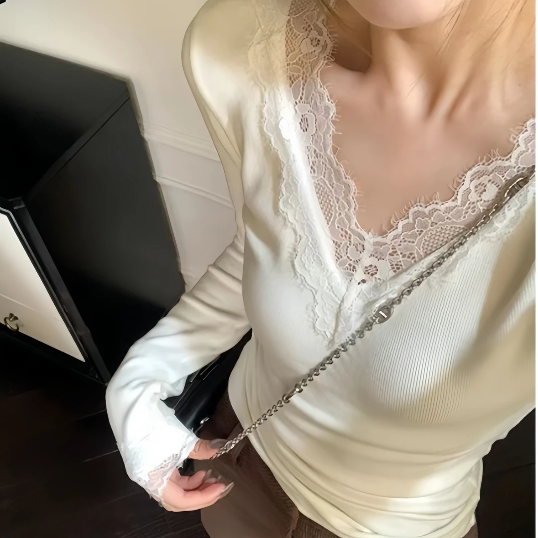 秋冬蕾丝圆领德绒t恤女甜辣内搭百搭上衣保暖修身显瘦长袖打底衫