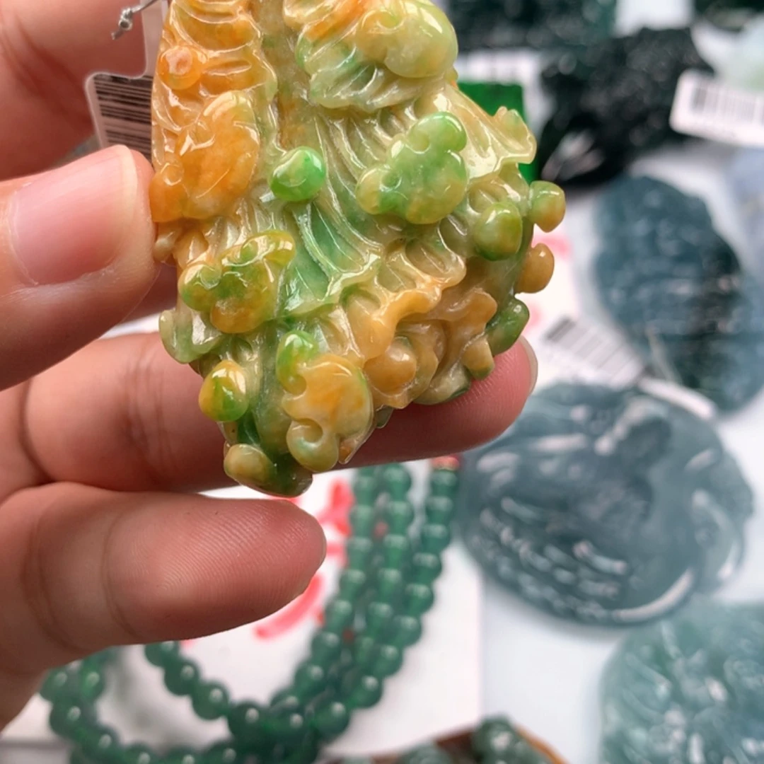 【闪购商品】翡翠颈饰未镶嵌