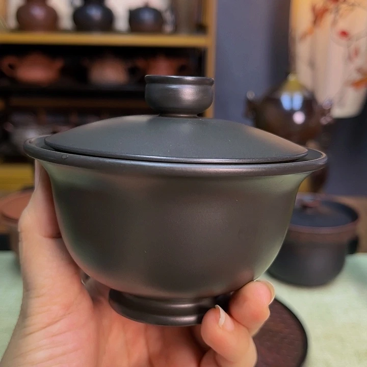 蛟龙精品坭兴陶壶