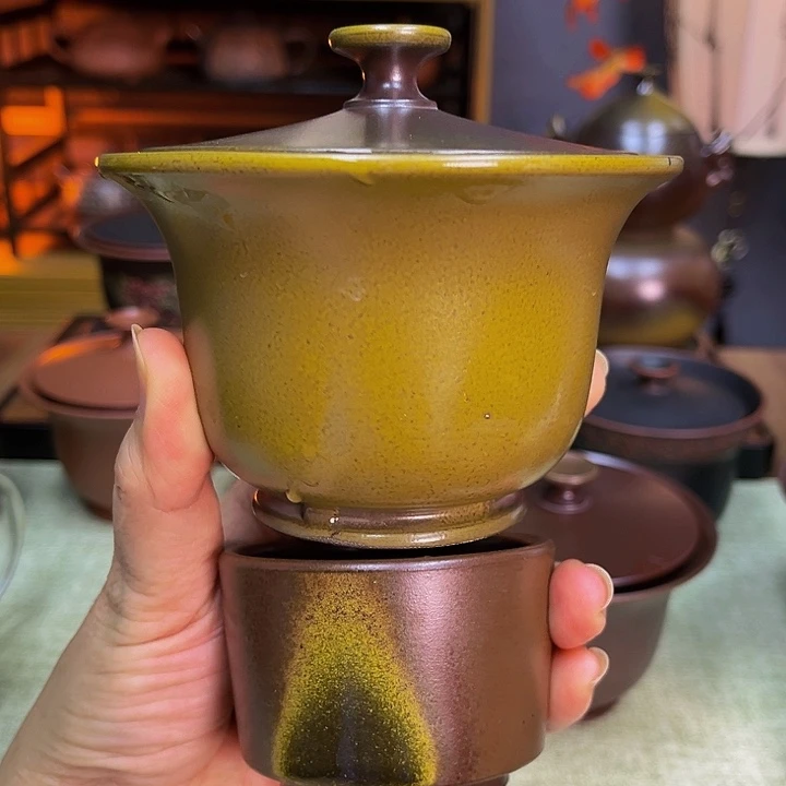 蛟龙精品坭兴陶壶