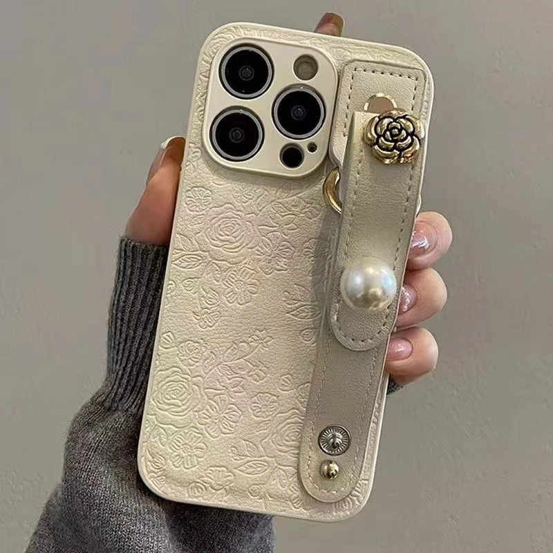 白色玫瑰山茶花手腕带iPhone15苹果14手机壳13promax皮纹11奢华12