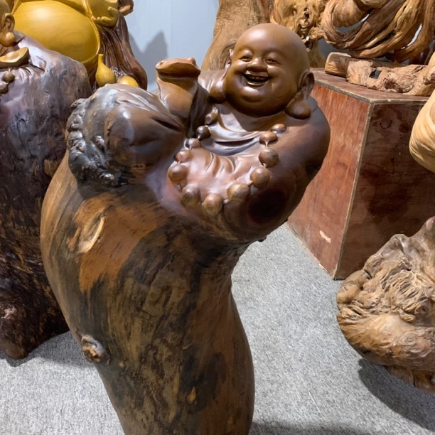 香樟木弥勒一物一拍天然随形摆件