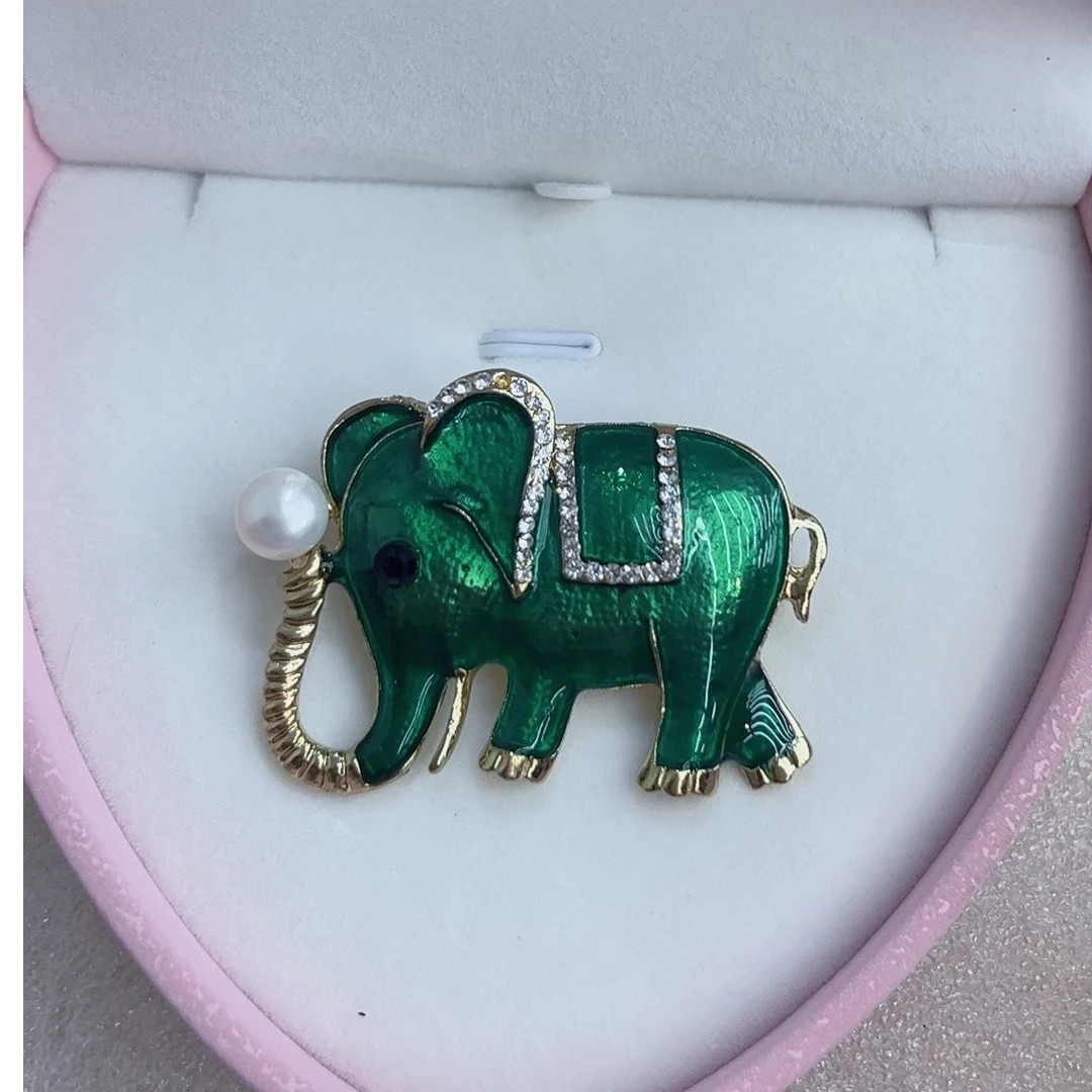 天然淡水珍珠绿色可爱大象胸针时尚百搭手工气质迷你绿色个性创意