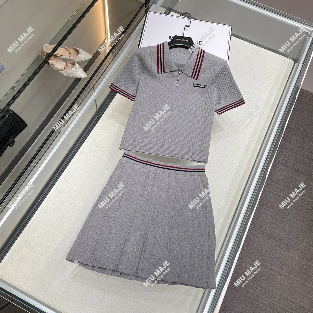 【安妮老板】MIUMEM学院风条纹针织衫上衣百褶裙套装女DY4405