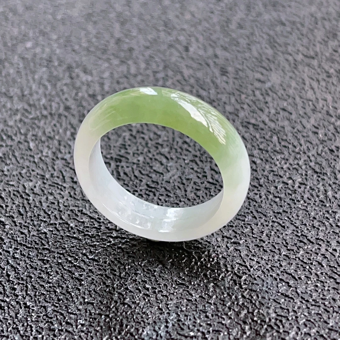 翡翠戒指20号圈口天然翡翠A货冰润飘绿半山水翡翠指环时尚玉戒圈