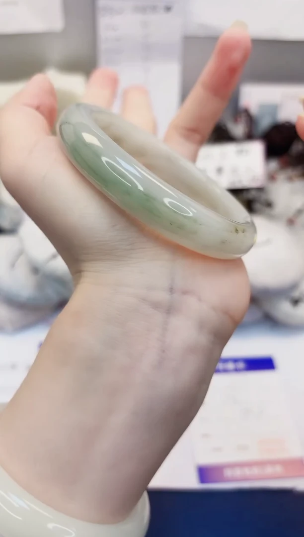 【闪购商品】石英质玉手镯未镶嵌217