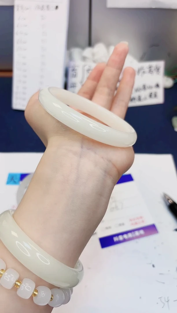【闪购商品】石英质玉手镯未镶嵌331
