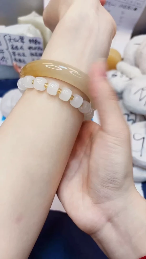 【闪购商品】石英质玉手镯未镶嵌159