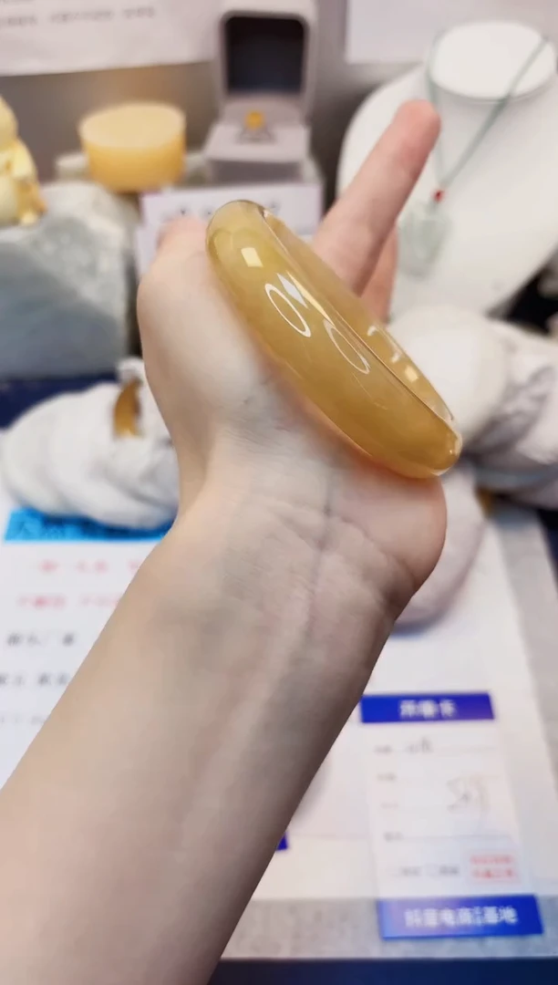 【闪购商品】石英质玉手镯未镶嵌406