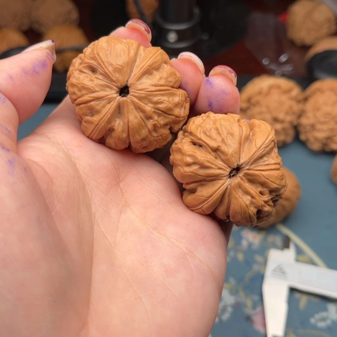 【闪购商品】文玩核桃吊坠小***黄