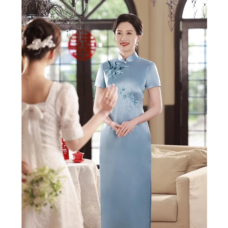 A044夏季高端妈妈旗袍婚宴装优雅复古气质年轻款刺绣喜婆婆礼服