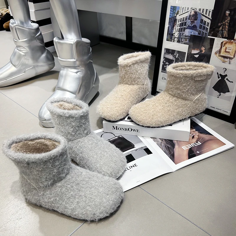 雪地靴高端轻奢冬季新款加绒保暖百搭鞋子平底复古大头时尚面包鞋