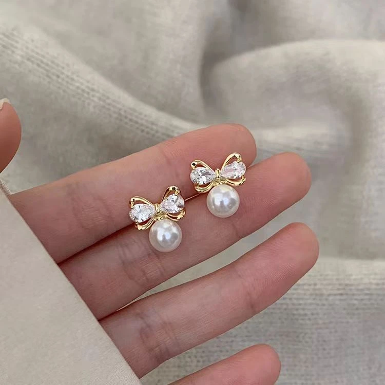 铜合金耳饰 【D54】新款时尚气质温柔珠珠轻奢耳钉