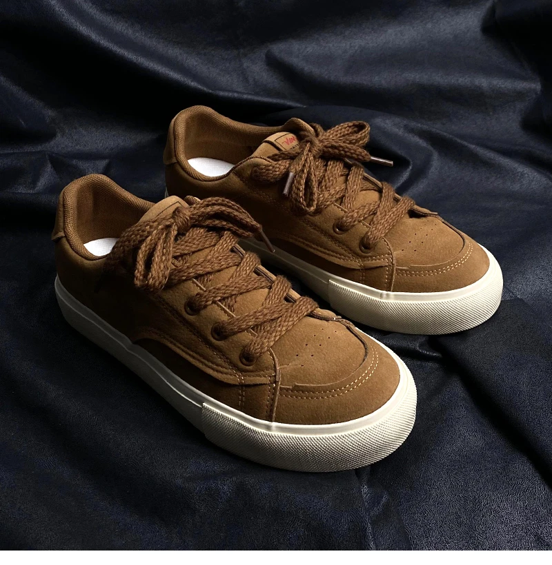 男鞋子潮鞋2024秋季爆款驼色低帮小众港风学生百搭板鞋男士休闲鞋