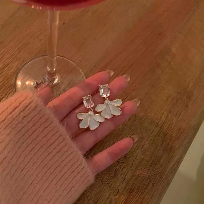 合金合成锆石耳饰 设计感超仙简约小众百搭时尚气质轻奢白色ins