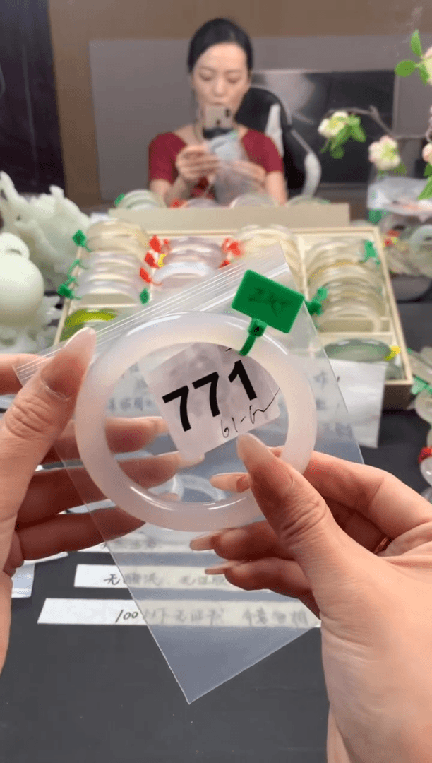 【闪购商品】玛瑙/玉髓手镯未镶嵌771