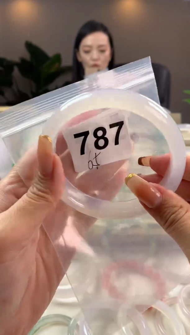 【闪购商品】玛瑙/玉髓手镯未镶嵌787