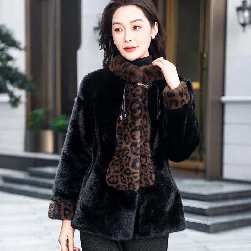 立领貂绒拼接新中式妈妈装秋冬款