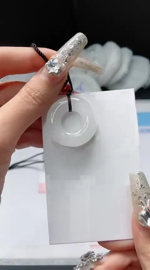 【闪购商品】石英质玉手镯未镶嵌0000