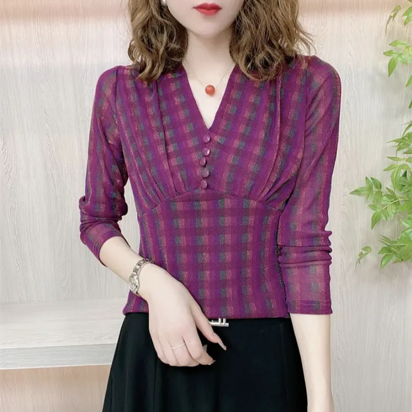 2024秋季新款时尚V领褶皱彩虹格优雅气质修身显瘦洋气女人味小衫