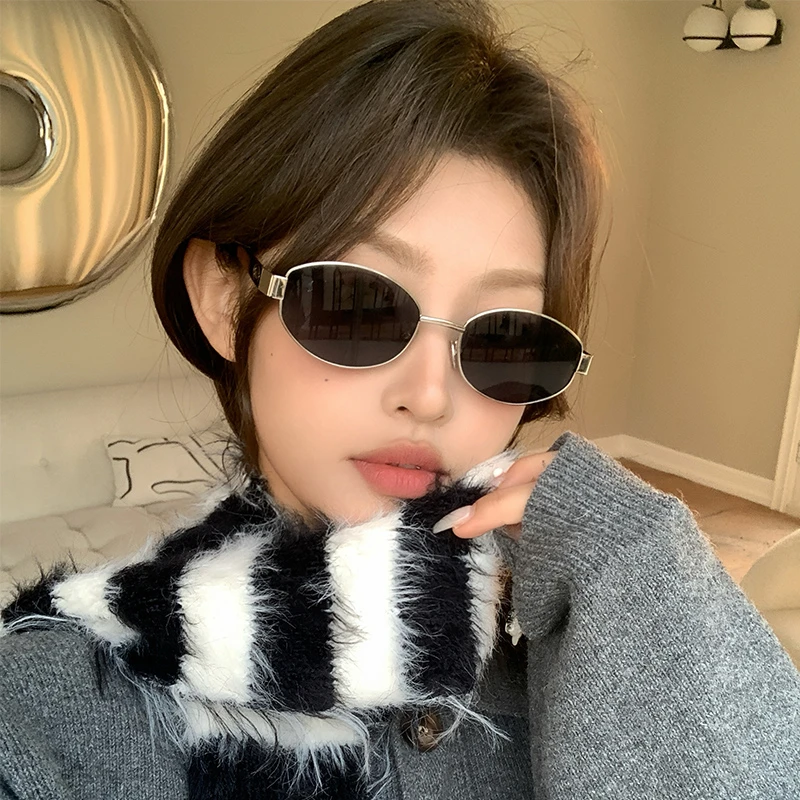 2025新款凹造型嘻哈墨镜出游拍照遮阳复古椭圆太阳眼镜女防紫外线